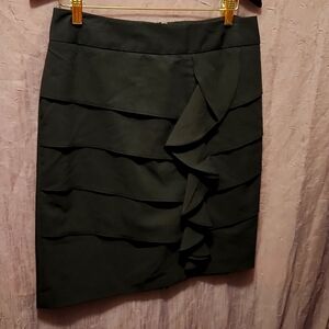 Larry Levine gorgeous ruffled black skirt Women's size 8.